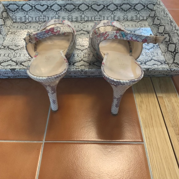 Nine West Snakeskin Sling Back Heels in Cream/Pink/Turquoise/Tan/Taupe Colors - Picture 4 of 6